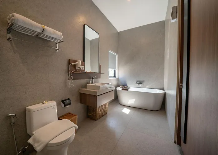 Tapa Ratan Hotel 3*